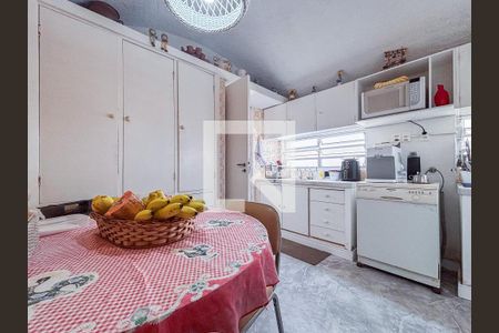 Casa à venda com 4 quartos, 207m² em Vila Anglo Brasileira, São Paulo