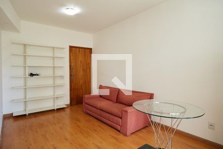 Sala de kitnet/studio para alugar com 1 quarto, 45m² em Lourdes, Belo Horizonte