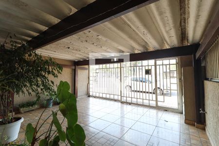 Garagem de casa à venda com 4 quartos, 150m² em Vila Nilo, São Paulo