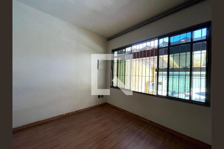 Sala de casa à venda com 3 quartos, 144m² em Vila Fachini, São Paulo