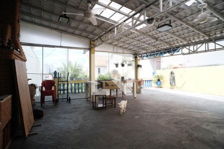 Área comum de casa à venda com 4 quartos, 600m² em Vila Domitila, São Paulo