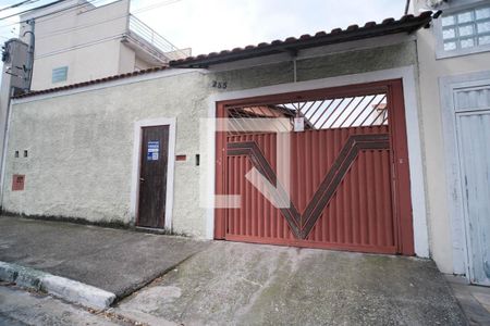 Fachada de casa à venda com 4 quartos, 600m² em Vila Domitila, São Paulo