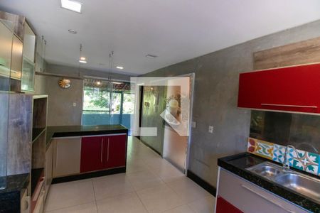Cozinha de casa de condomínio à venda com 5 quartos, 320m² em Matapaca, Niterói