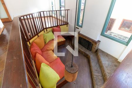 Sala de casa de condomínio à venda com 5 quartos, 320m² em Matapaca, Niterói