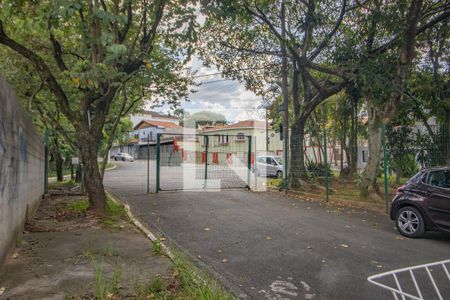 Rua Fechada de casa à venda com 3 quartos, 155m² em Jardim Guapira, São Paulo