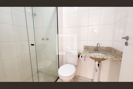 Banheiro de apartamento para alugar com 2 quartos, 47m² em Jardim Shangai, Jundiaí