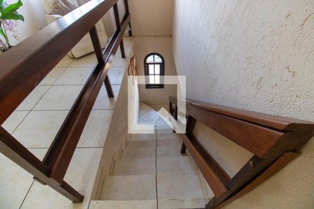 Escada de casa para alugar com 3 quartos, 120m² em Santa Rosa, Niterói