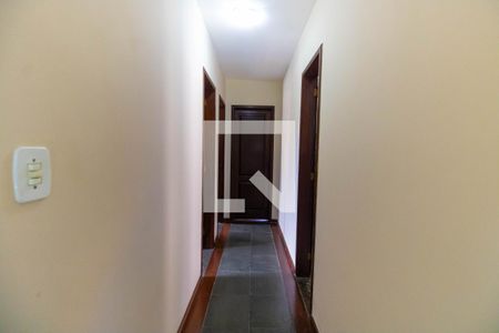 Corredor de casa de condomínio à venda com 4 quartos, 310m² em Vila Progresso, Niterói