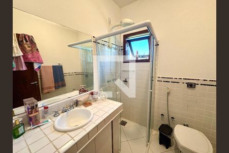 Banheiro da Suíte 2 de casa de condomínio à venda com 4 quartos, 460m² em Ivoturucaia, Jundiaí
