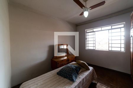 Quarto 1 de casa para alugar com 3 quartos, 290m² em Santa Cruz, Belo Horizonte