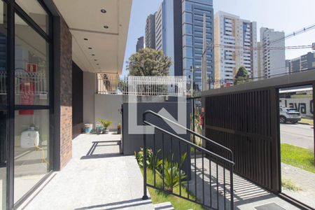 Área externa de kitnet/studio para alugar com 1 quarto, 22m² em Água Verde, Curitiba