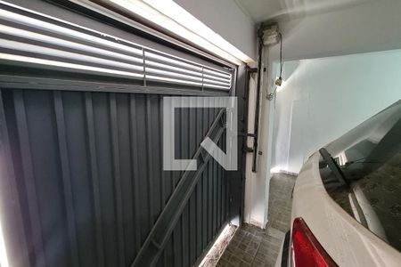 Garagem de casa à venda com 3 quartos, 185m² em Vila Darli, São Paulo