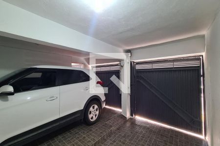 Garagem de casa à venda com 3 quartos, 185m² em Vila Darli, São Paulo