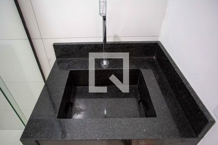 Banheiro de apartamento à venda com 2 quartos, 43m² em Conceição, Diadema