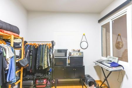 Quarto 2 de apartamento para alugar com 2 quartos, 65m² em Centro, Curitiba
