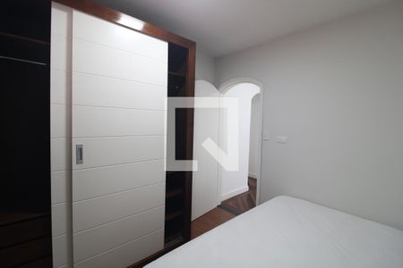 Quarto 2 de casa à venda com 3 quartos, 480m² em Vila Arriete, São Paulo