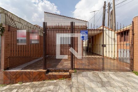 Fachada+Placa  de casa à venda com 2 quartos, 90m² em Vila Marieta, São Paulo