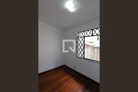 Quarto 1 de casa para alugar com 2 quartos, 62m² em Santa Rosa, Belo Horizonte