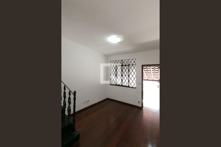 Sala de casa para alugar com 2 quartos, 62m² em Santa Rosa, Belo Horizonte