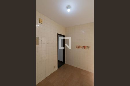 Cozinha de casa para alugar com 2 quartos, 62m² em Santa Rosa, Belo Horizonte