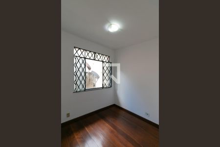 Quarto 1 de casa para alugar com 2 quartos, 62m² em Santa Rosa, Belo Horizonte