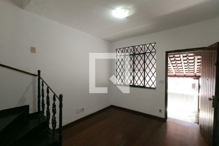 Sala de casa para alugar com 2 quartos, 62m² em Santa Rosa, Belo Horizonte