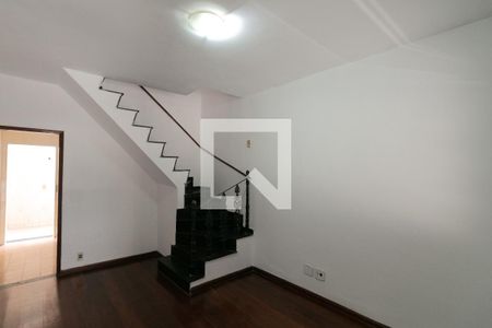 Sala de casa para alugar com 2 quartos, 62m² em Santa Rosa, Belo Horizonte