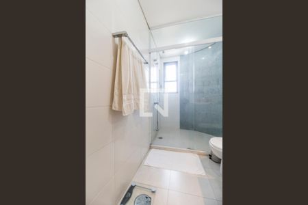 Banheiro da Suíte 1 de apartamento para alugar com 3 quartos, 220m² em Alphaville Industrial, Barueri