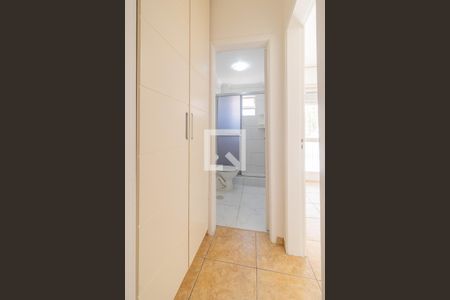 Corredor de apartamento à venda com 1 quarto, 60m² em Menino Deus, Porto Alegre