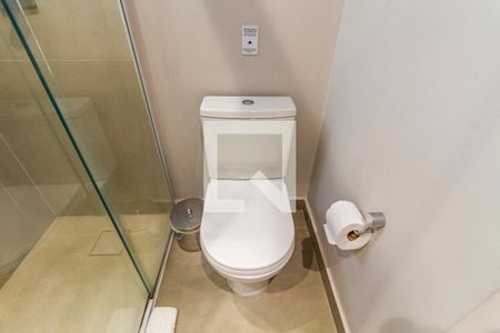 Banheiro de kitnet/studio para alugar com 1 quarto, 25m² em Cerqueira César, São Paulo