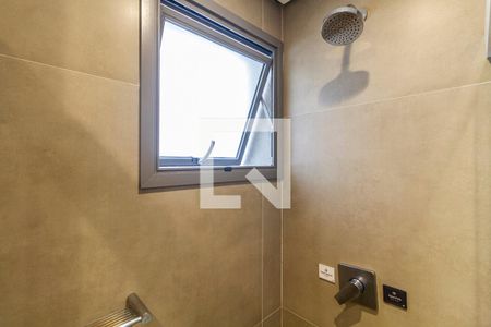 Banheiro de kitnet/studio para alugar com 1 quarto, 25m² em Cerqueira César, São Paulo