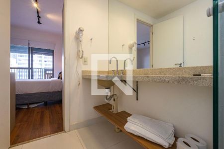 Banheiro de apartamento para alugar com 1 quarto, 48m² em Jardim Paulista, São Paulo
