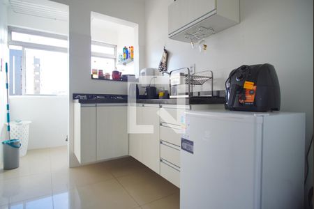 Cozinha de apartamento à venda com 1 quarto, 43m² em Vila Ipiranga, Porto Alegre