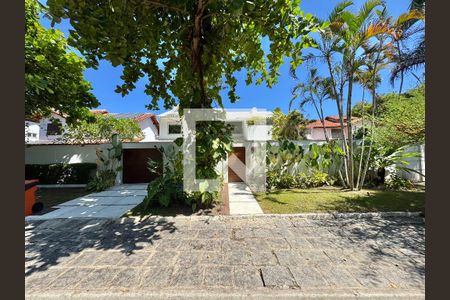 Fachada de casa de condomínio à venda com 6 quartos, 430m² em Barra da Tijuca, Rio de Janeiro