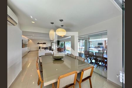 Sala de casa de condomínio à venda com 6 quartos, 430m² em Barra da Tijuca, Rio de Janeiro