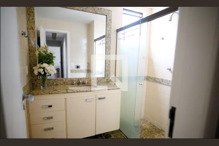 Banheiro da Suíte de apartamento à venda com 4 quartos, 150m² em Buritis, Belo Horizonte