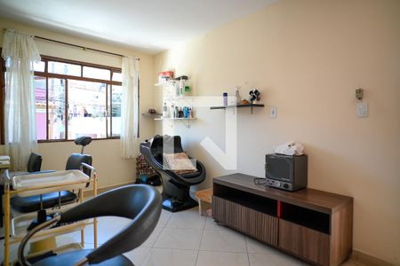 Sala 3 de casa à venda com 4 quartos, 248m² em Vila Liviero, São Paulo