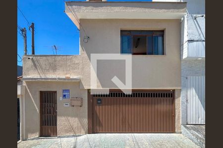 Fachada de casa à venda com 4 quartos, 248m² em Vila Liviero, São Paulo