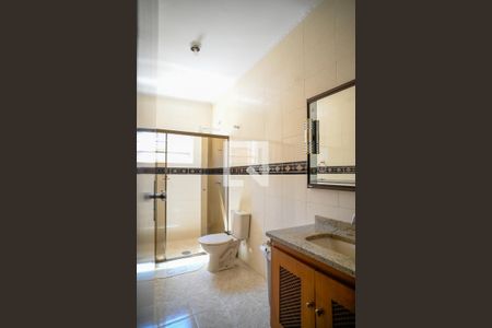Banheiro 2 de casa à venda com 4 quartos, 248m² em Vila Liviero, São Paulo