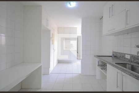 Cozinha  de apartamento para alugar com 3 quartos, 270m² em Paraíso do Morumbi, São Paulo