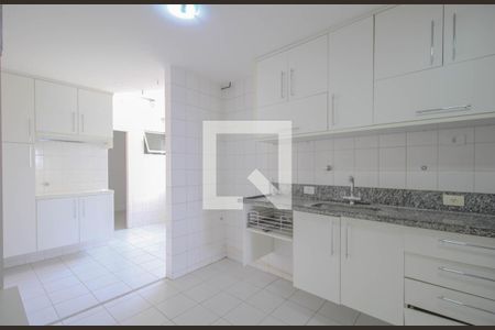 Cozinha  de apartamento para alugar com 3 quartos, 270m² em Paraíso do Morumbi, São Paulo