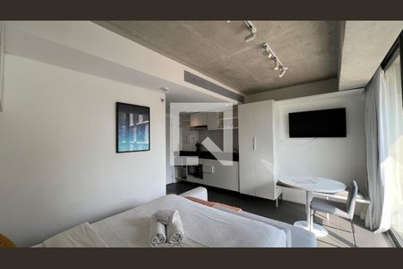 Studio de kitnet/studio para alugar com 1 quarto, 28m² em Jardim das Bandeiras, São Paulo