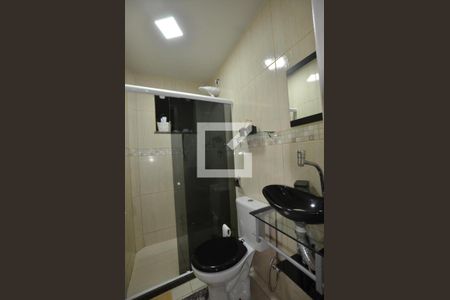 Banheiro de apartamento para alugar com 2 quartos, 60m² em Osvaldo Cruz, Rio de Janeiro