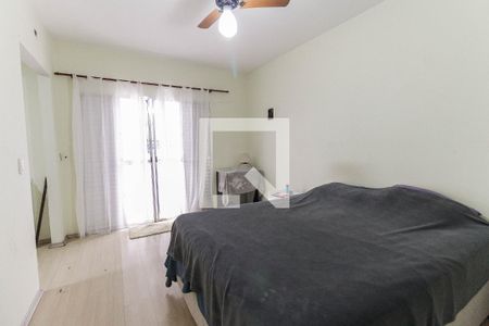 Suíte de casa à venda com 4 quartos, 228m² em Vila Regina, São Paulo