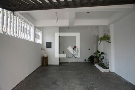 Garagem de casa à venda com 4 quartos, 236m² em Vila Lucinda, Santo André