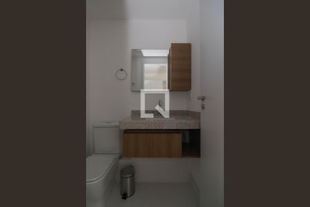 Banheiro de kitnet/studio para alugar com 1 quarto, 26m² em Sumaré, São Paulo