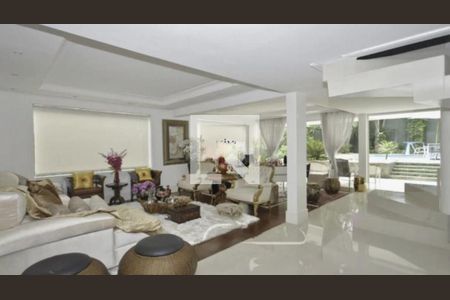 Casa à venda com 3 quartos, 450m² em Jardim Guedala, São Paulo