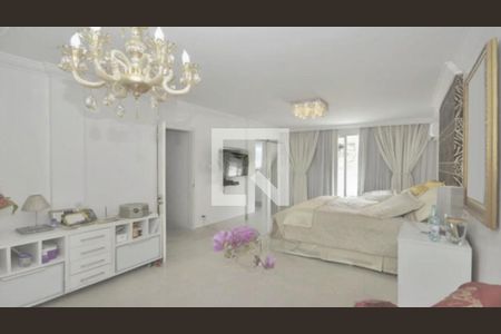 Casa à venda com 3 quartos, 450m² em Jardim Guedala, São Paulo