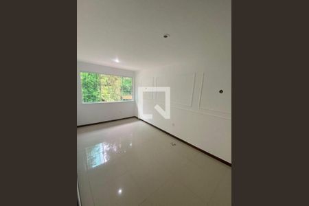 Casa à venda com 4 quartos, 120m² em Itaipu, Niterói