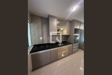 Casa à venda com 4 quartos, 120m² em Itaipu, Niterói